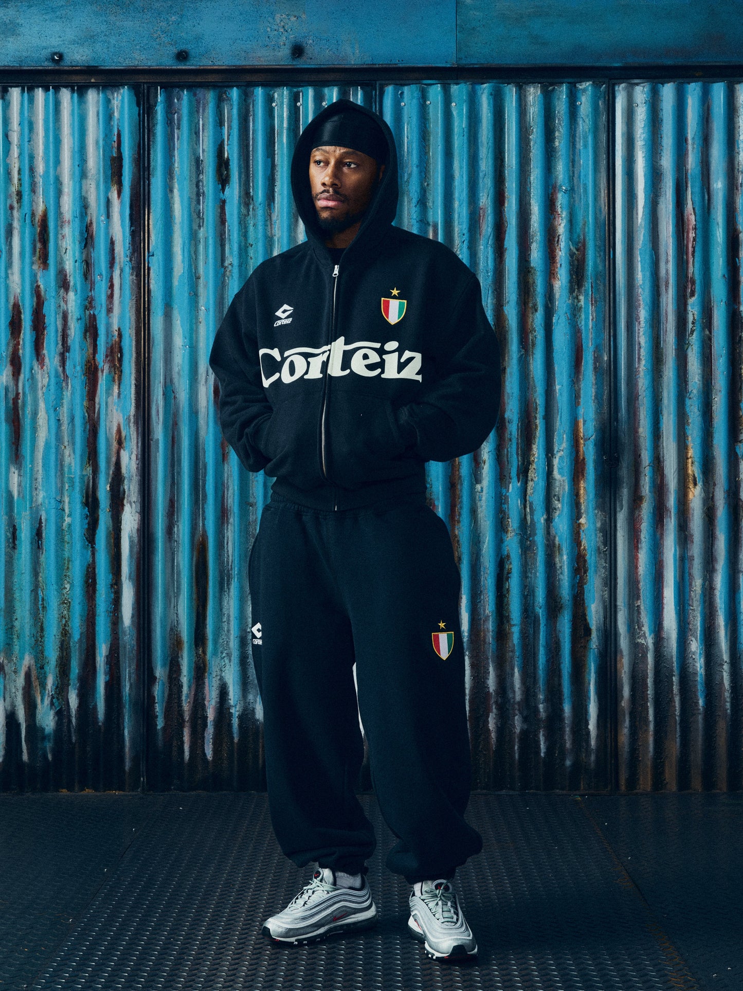 GHINI ZIP HOODIE [BLACK]